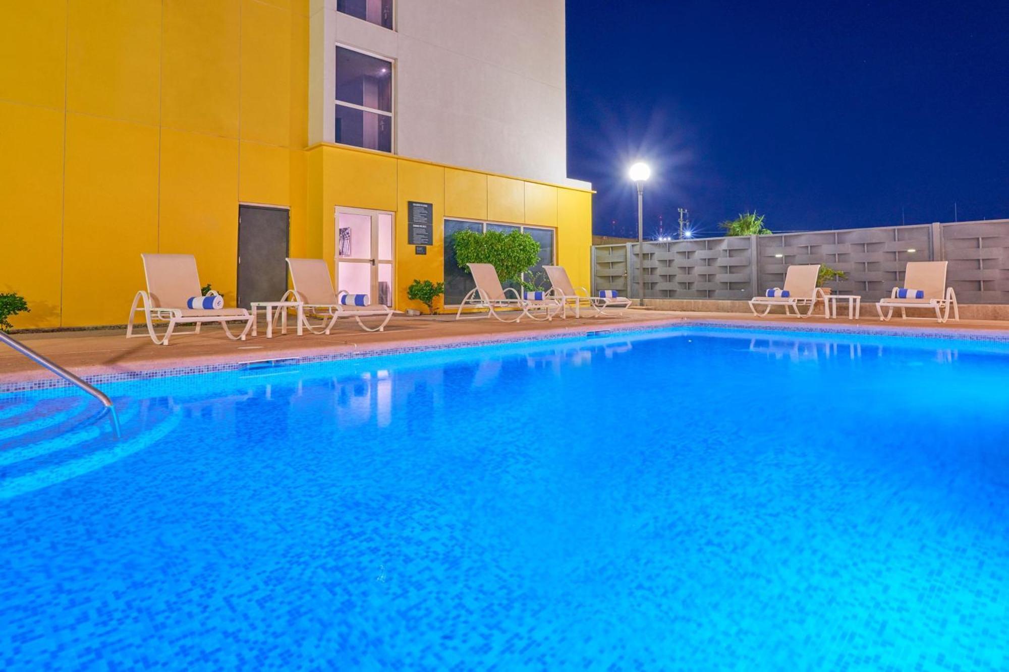 City Express By Marriott Caborca Heroica Caborca Екстериор снимка