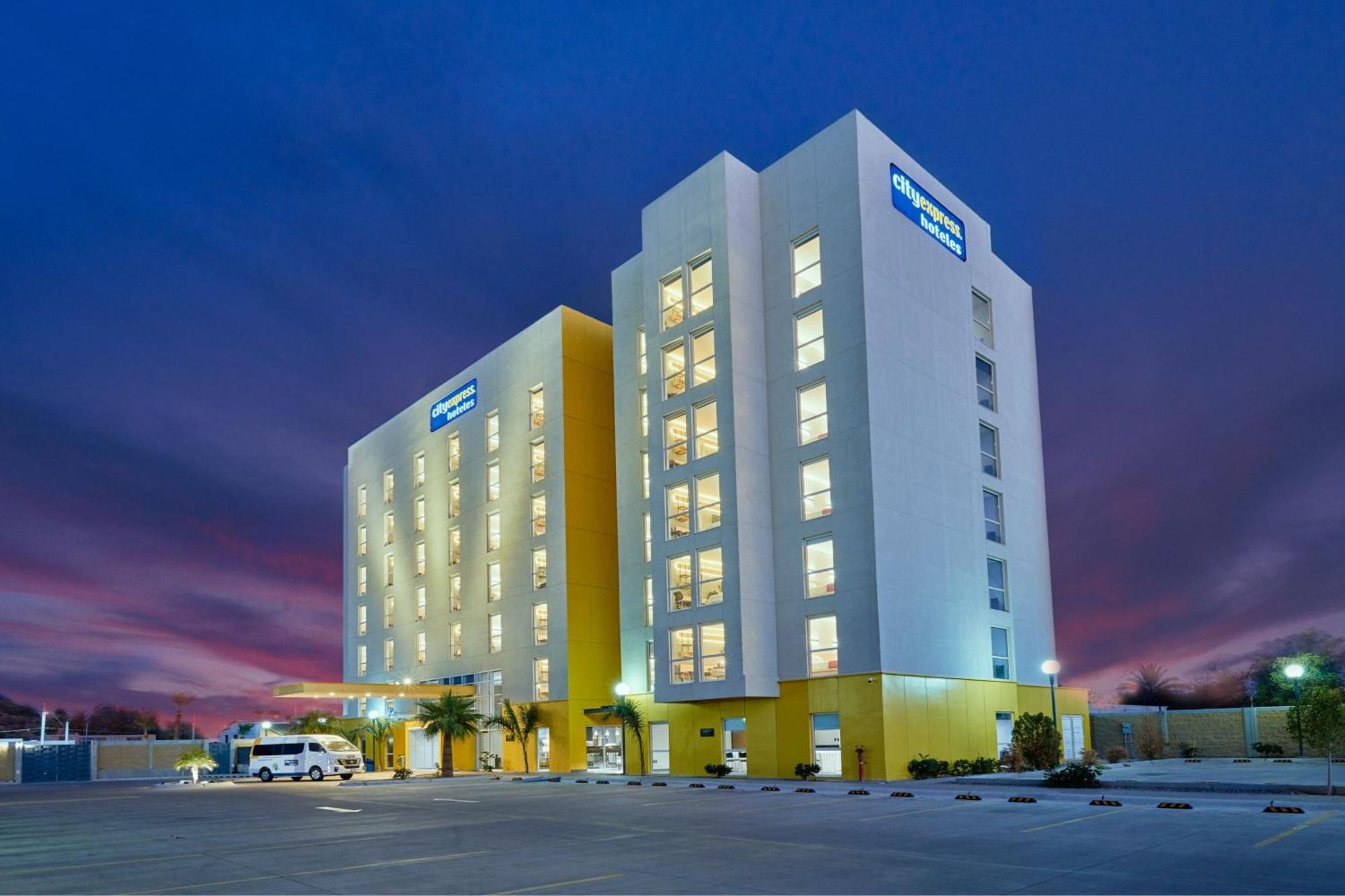 City Express By Marriott Caborca Heroica Caborca Екстериор снимка